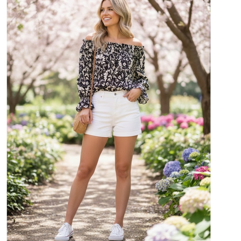 INC Floral Off-Shoulder Top and‎ White Shorts size L